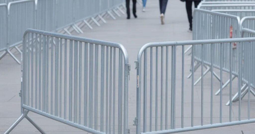Crowd Control Barrier