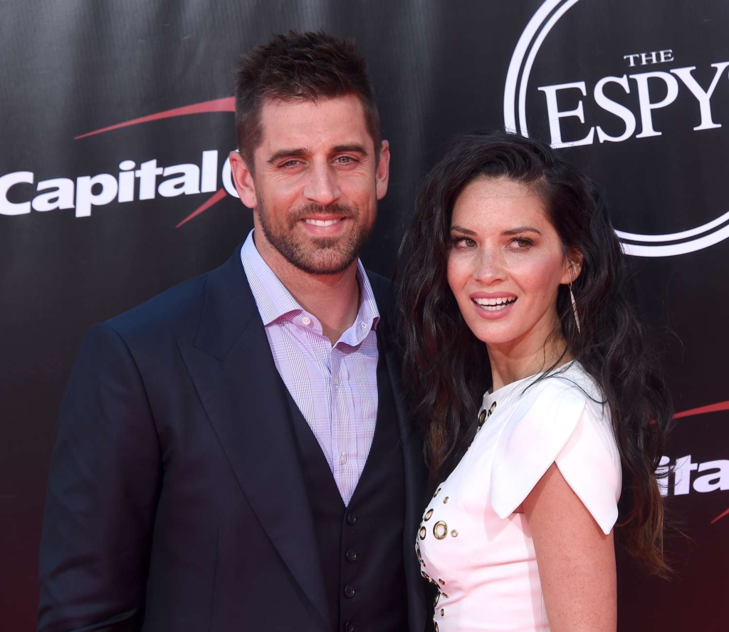 aaron rodgers wife